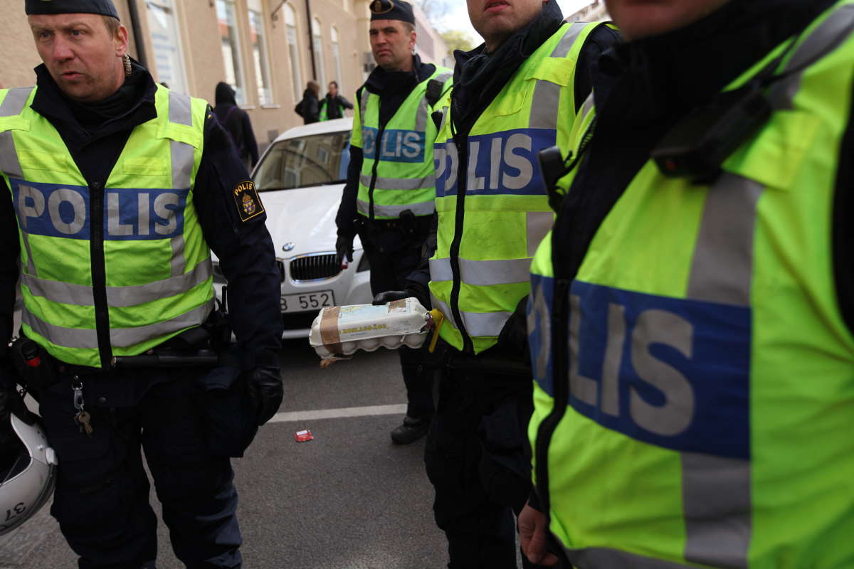 Här har polisen beslagtagit en äggkartong. Här har polisen beslagtagit en äggkartong.